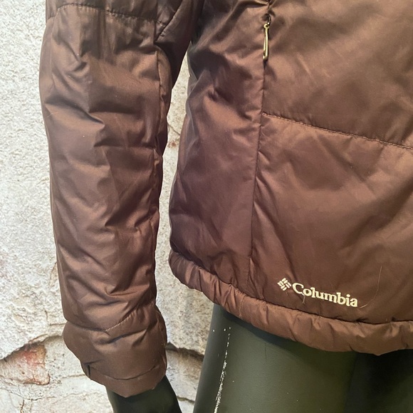 Columbia Chocolate Titanium Lightweight Jacket - Picture 3 of 10